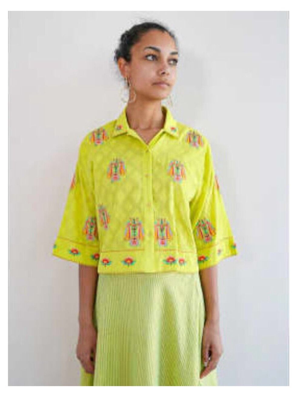 NWOT nimo With love Neon Embroidered Bug Beetle Cropped Button Down XXS